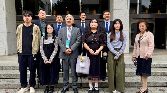 探望我校在昭和女子大学留学学生