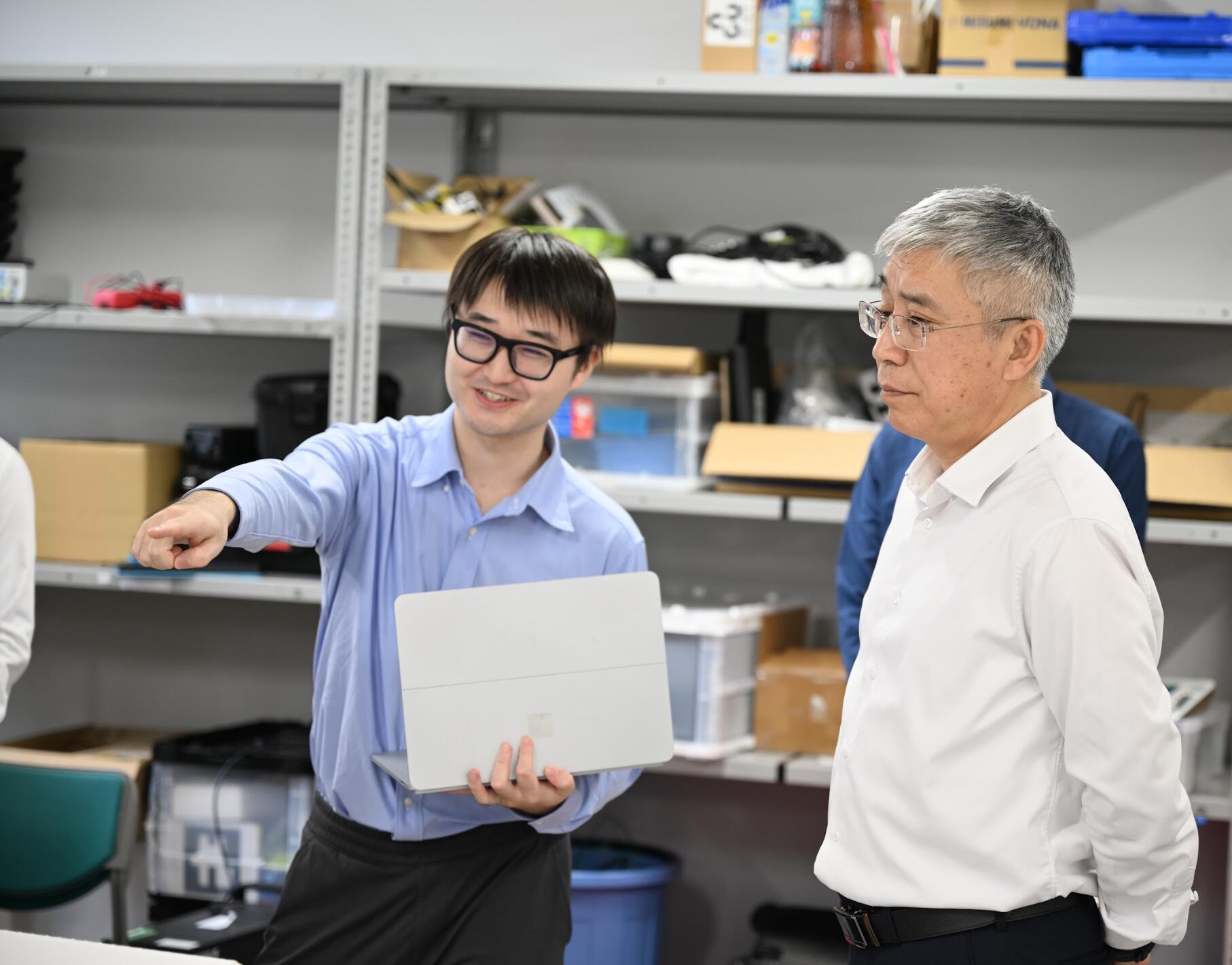 参观东京大学人工智能实验室